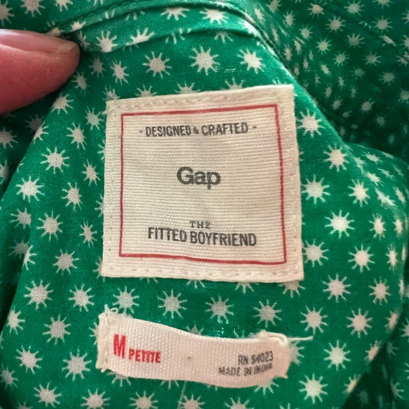 Gap fitted boyfriend button down shirt - Picture 8 of 10